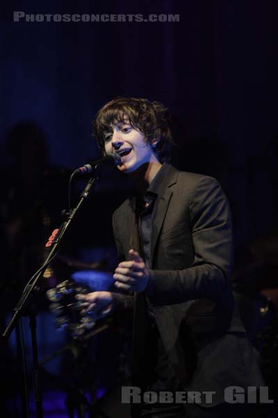 THE LAST SHADOW PUPPETS - 2008-08-26 - PARIS - Olympia - Alex Turner